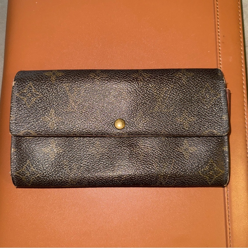 Louis Vuitton Authentic Vintage Monogram Sarah Wallet